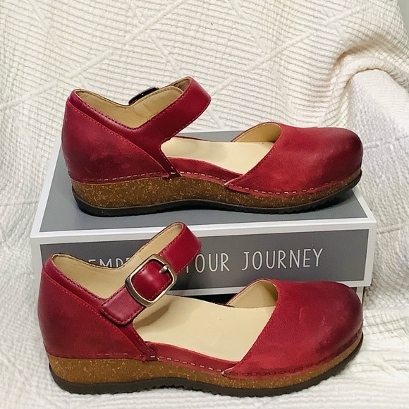 Dansko Mae Red Leather Mary Jane Clogs Comfort Shoes Adjustable Buckle Strap - Picture 7 of 14
